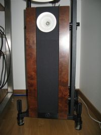 Avantgarde Acoustics Uno G2 close